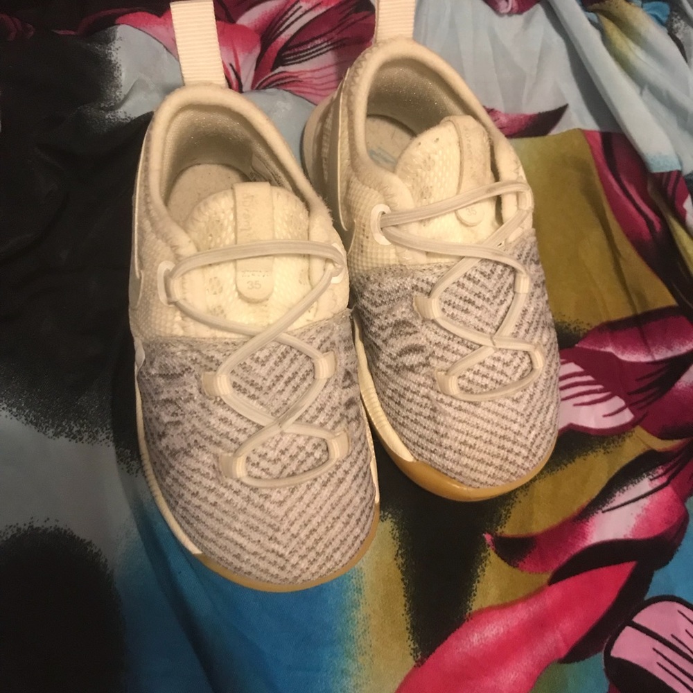 Baby shoes